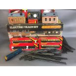 HORNBY RAILWAYS, AN ELECTRIC TRAIN SET To include an R.430 G.W.R. coach, an R.078 G.W.R. 4-6-0