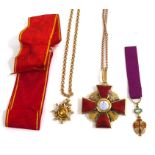 AN EARLY 20th CENTURY RUSSIAN IMPERIAL ORDER OF ST ANNE GOLD MEDALhaving red enamel to cross and the