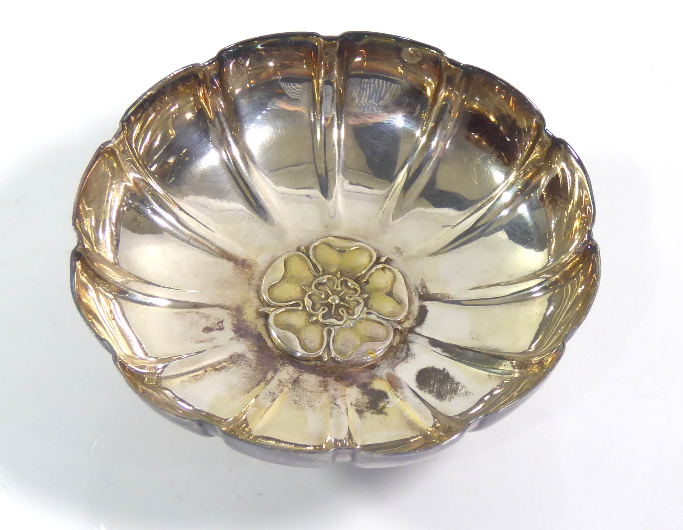 JAMES DIXON, A 20TH CENTURY SILVER FLUTED BONBON DISH With Tudor rose design to centre, hallmarked - Image 2 of 2