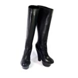 VERO CUOIO, BLACK LEATHER KNEE HIGH BOOTS With zip up back, rounded toe with inwards curved