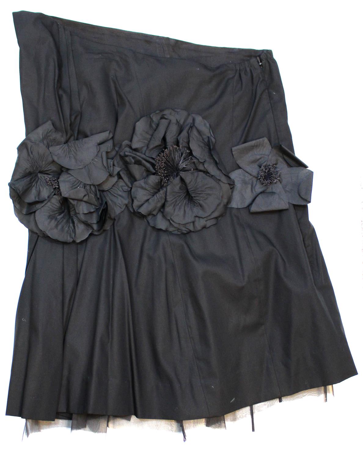 CHER MICHEL KLEIN, BLACK COTTON SKIRT With net underlayer, large black fabric flowers and hidden