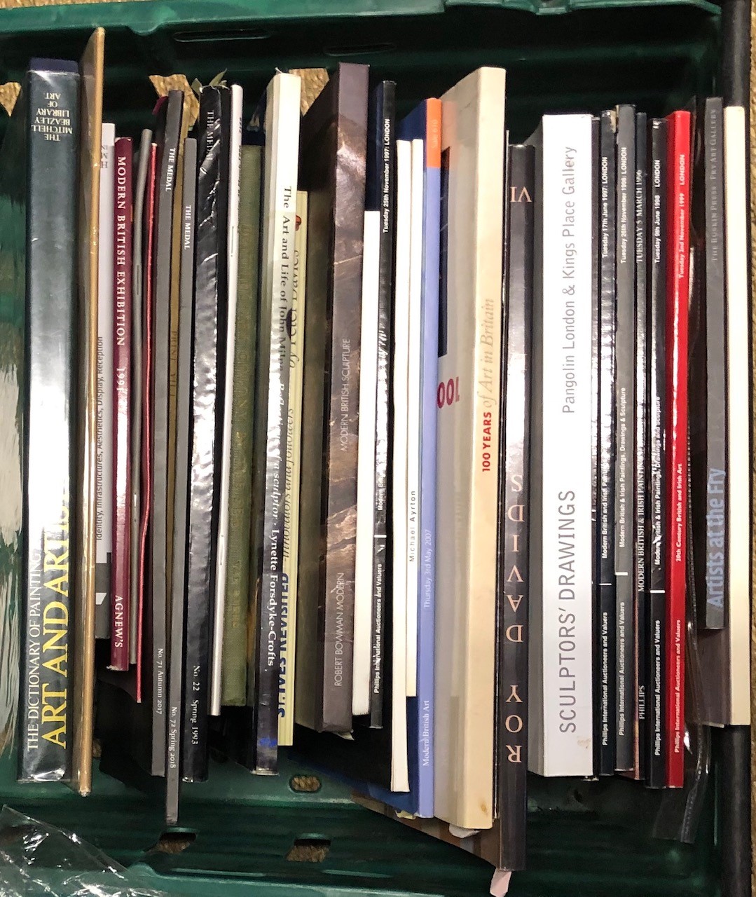 TWO TRAYS OF MIXED ART RELATED BOOKS.