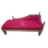 A STYLISH CONTEMPORARY VENETIAN STYLE CHAISE LOUNGE With silvered wood and mirrored frame,