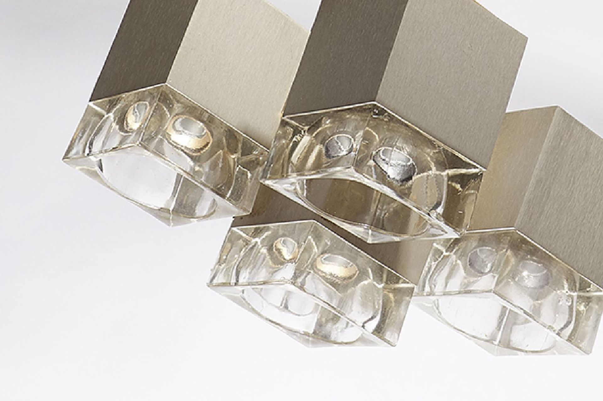 An Italian brushed steel and glass five-light cubic chandelier,by Gaetano Sciolari (1927-1994), c. - Bild 3 aus 3