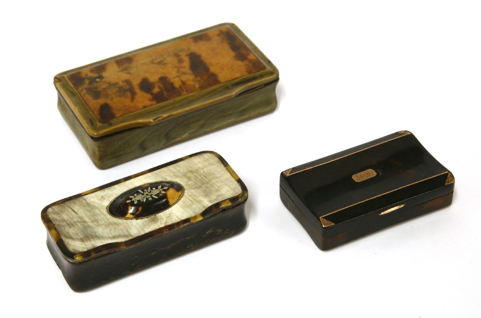 A late Georgian horn and tortoiseshell snuff box,a gold-mounted tortoiseshell snuff box,inscribed '