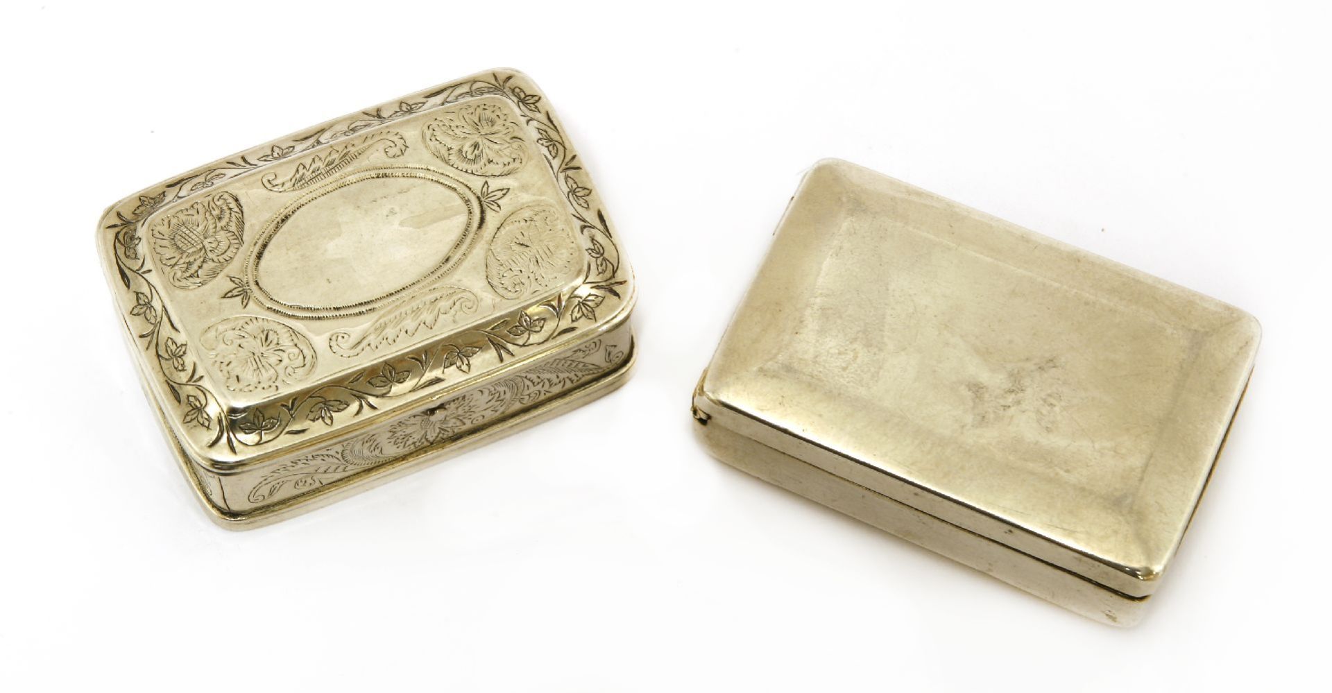 A George III silver box,1802, anda silver snuff box,unmarked, 18th century, Continental,3ozt