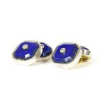 A pair of silver lapis lazuli chain link cufflinks, a single stone diamond rub set to a lapis lazuli