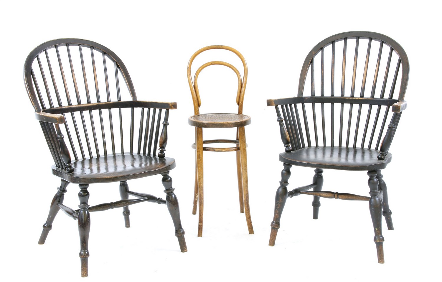 A pair of elm and ash Windsor chairs