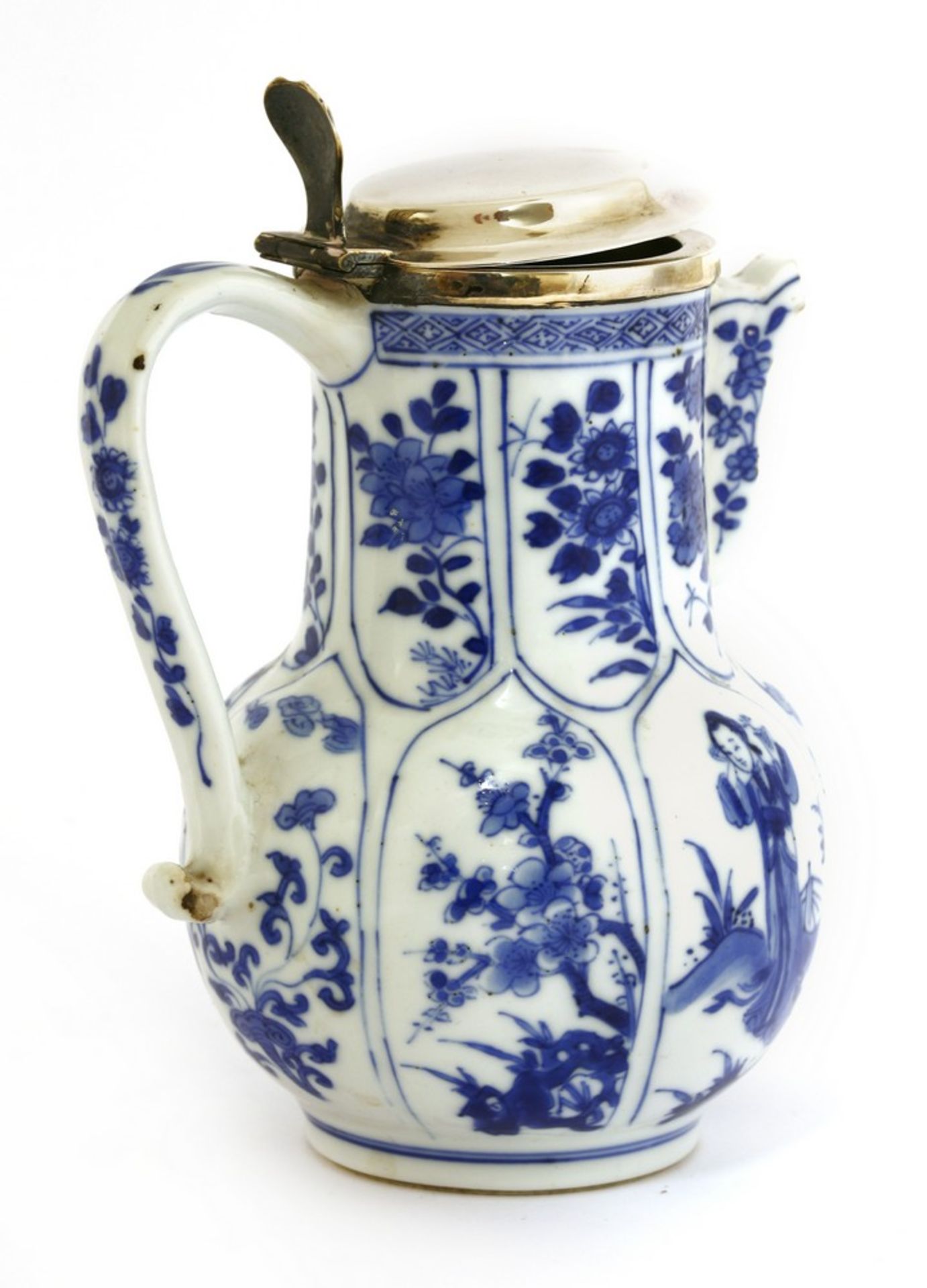 A Chinese blue and white jug - Image 2 of 2