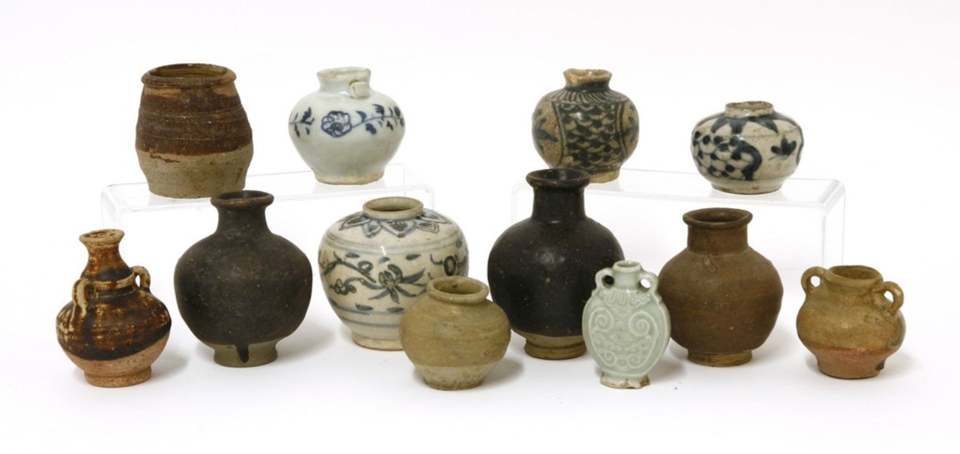 A collection of Chinese jarlets