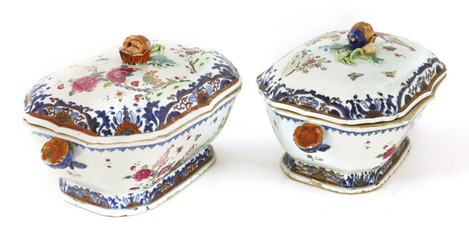 A pair of Chinese famille rose tureens and covers - Image 2 of 2