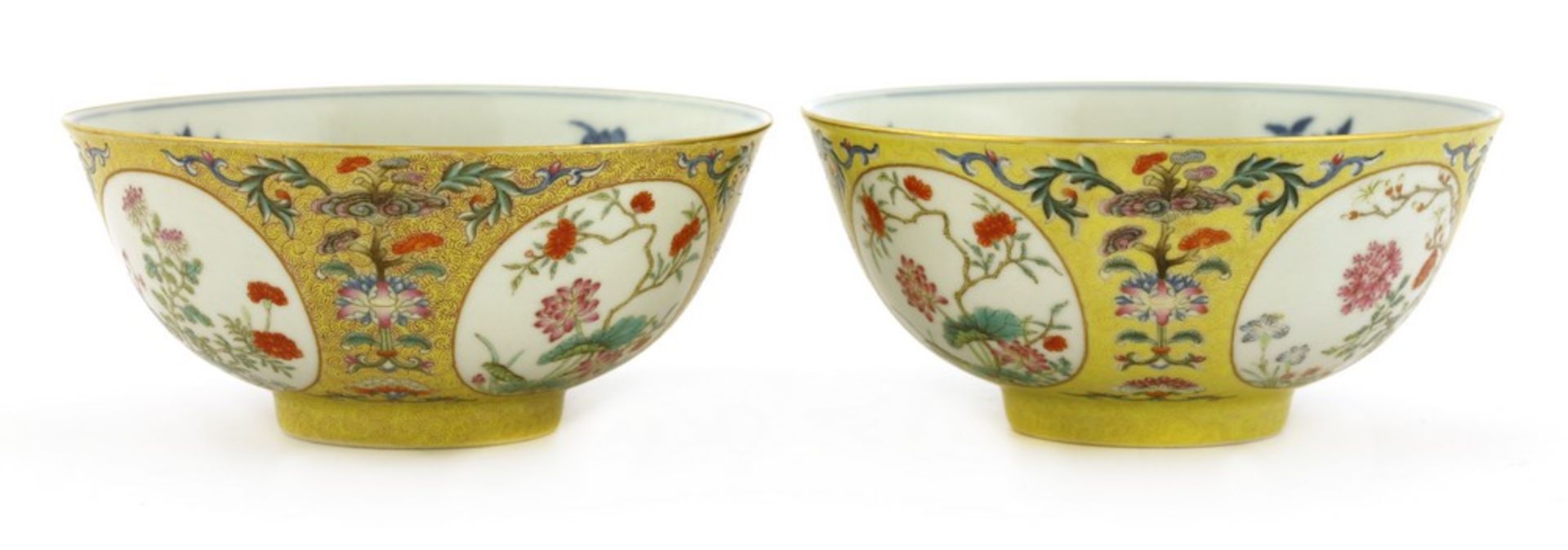 A pair of Chinese famille rose bowls - Image 2 of 3