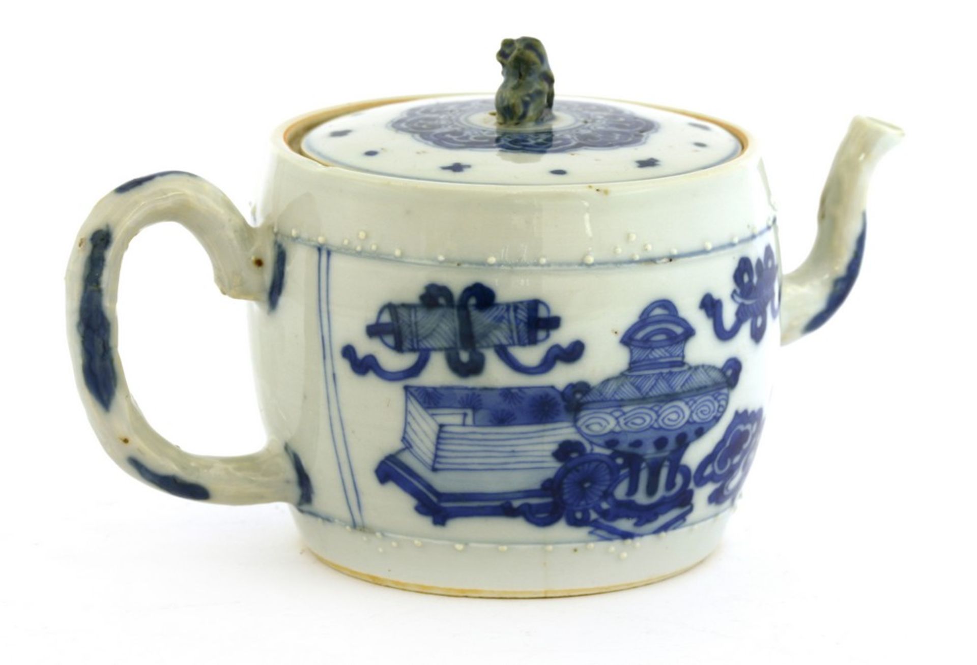 A Chinese blue and white teapot - Image 2 of 2