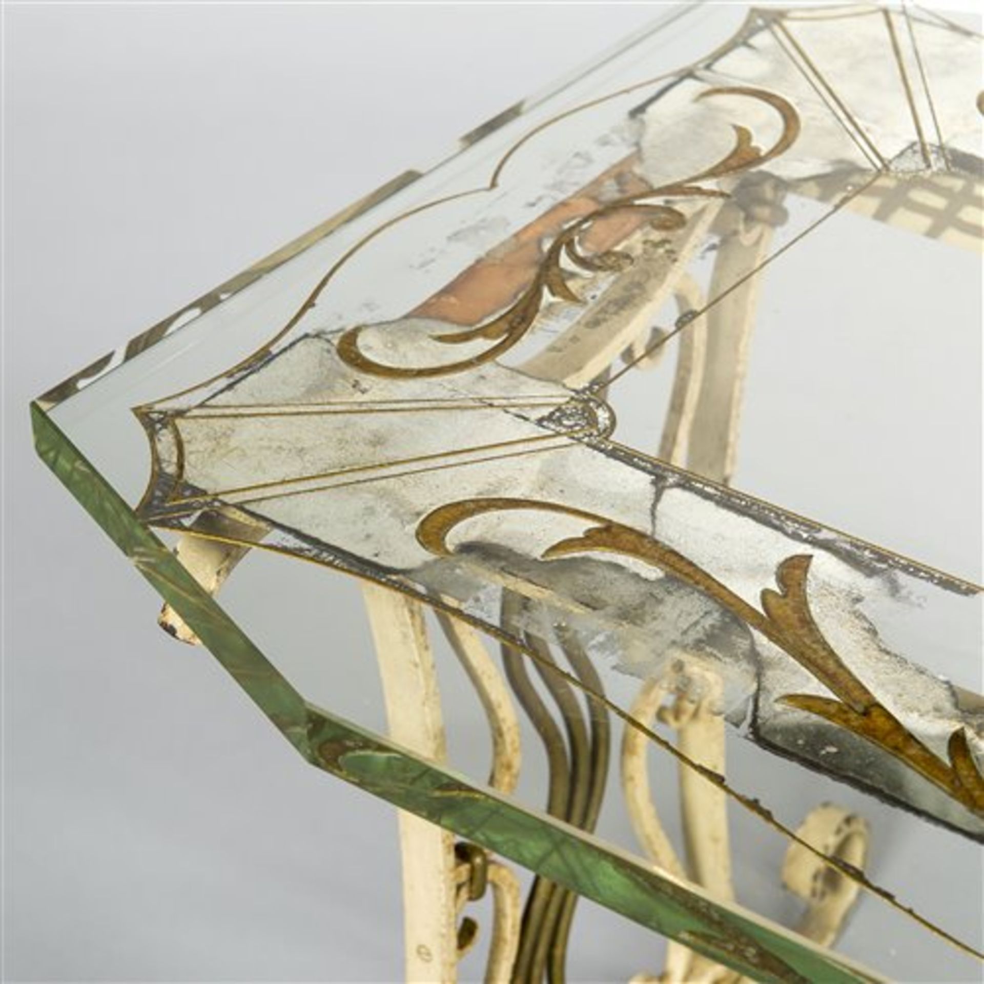 An Italian wrought Iron and glass coffee table, - Bild 4 aus 6