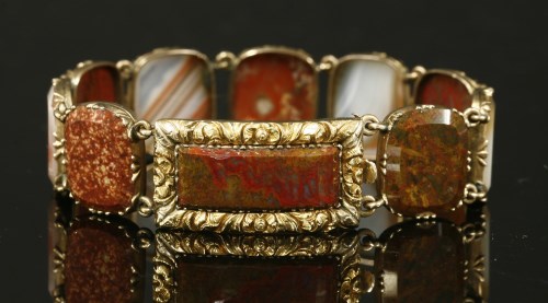 A Regency gold agate bracelet