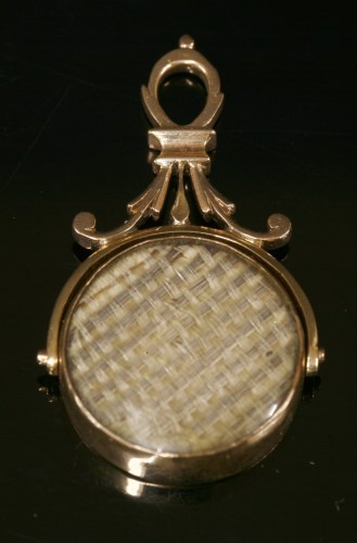 A Georgian style gold memorial swivel seal