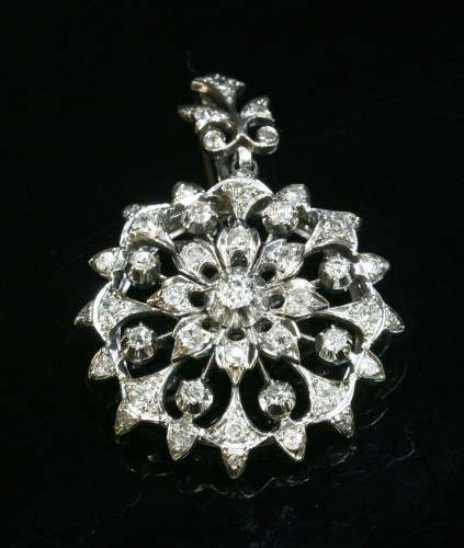 A Victorian diamond set brooch/pendant