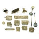 A collection of sixteen small silver items,