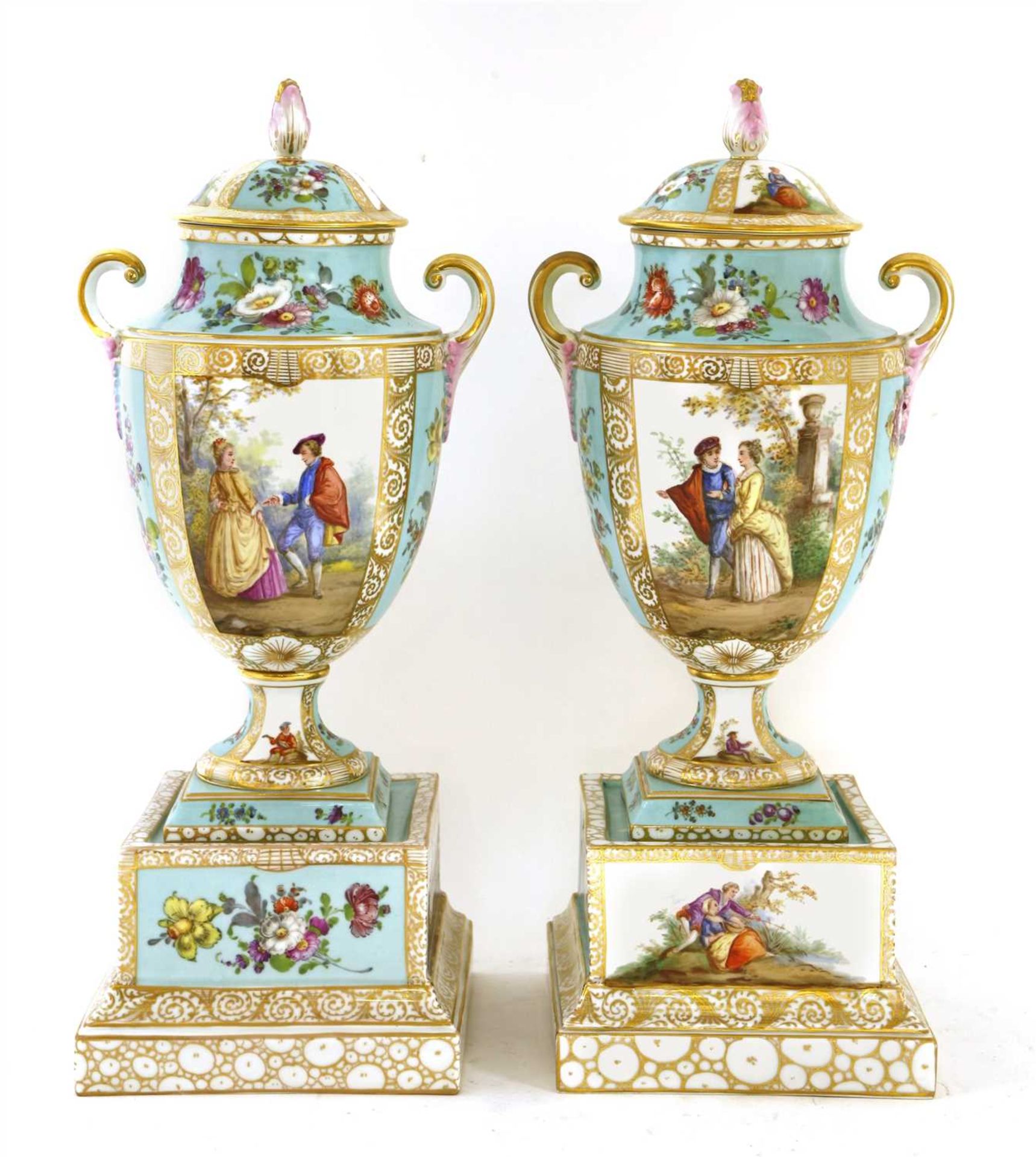 A pair of Vienna porcelain urns - Image 2 of 2