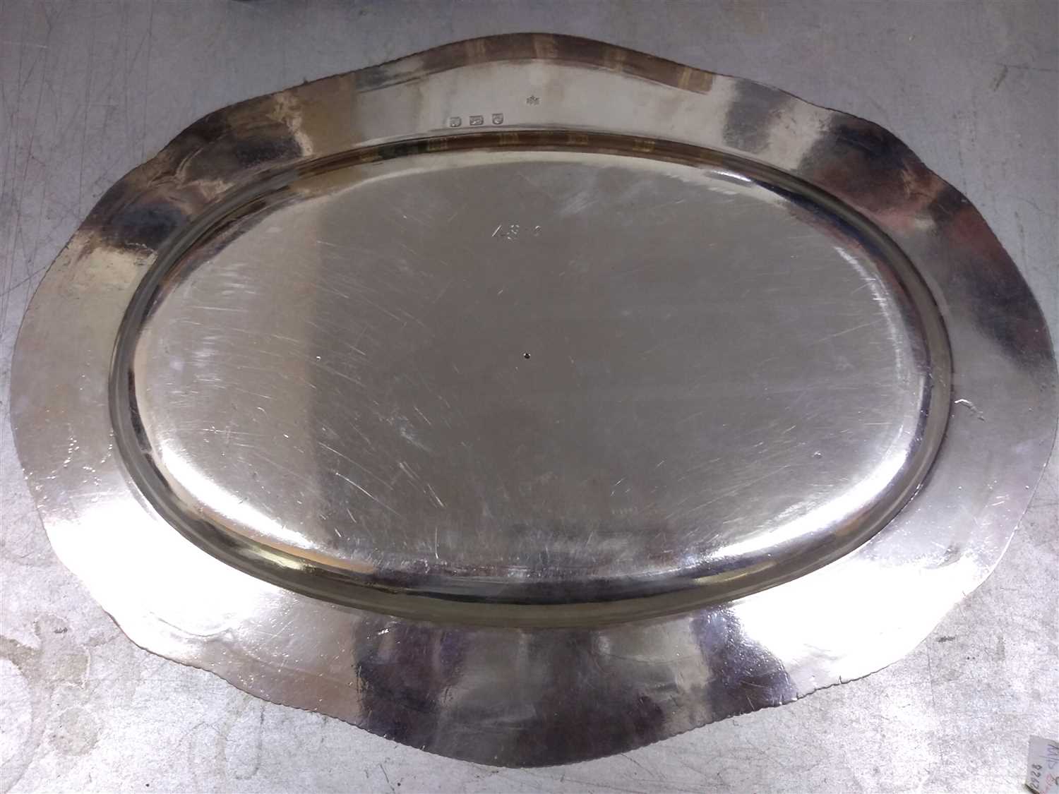 A George III silver serving dish - Image 8 of 8