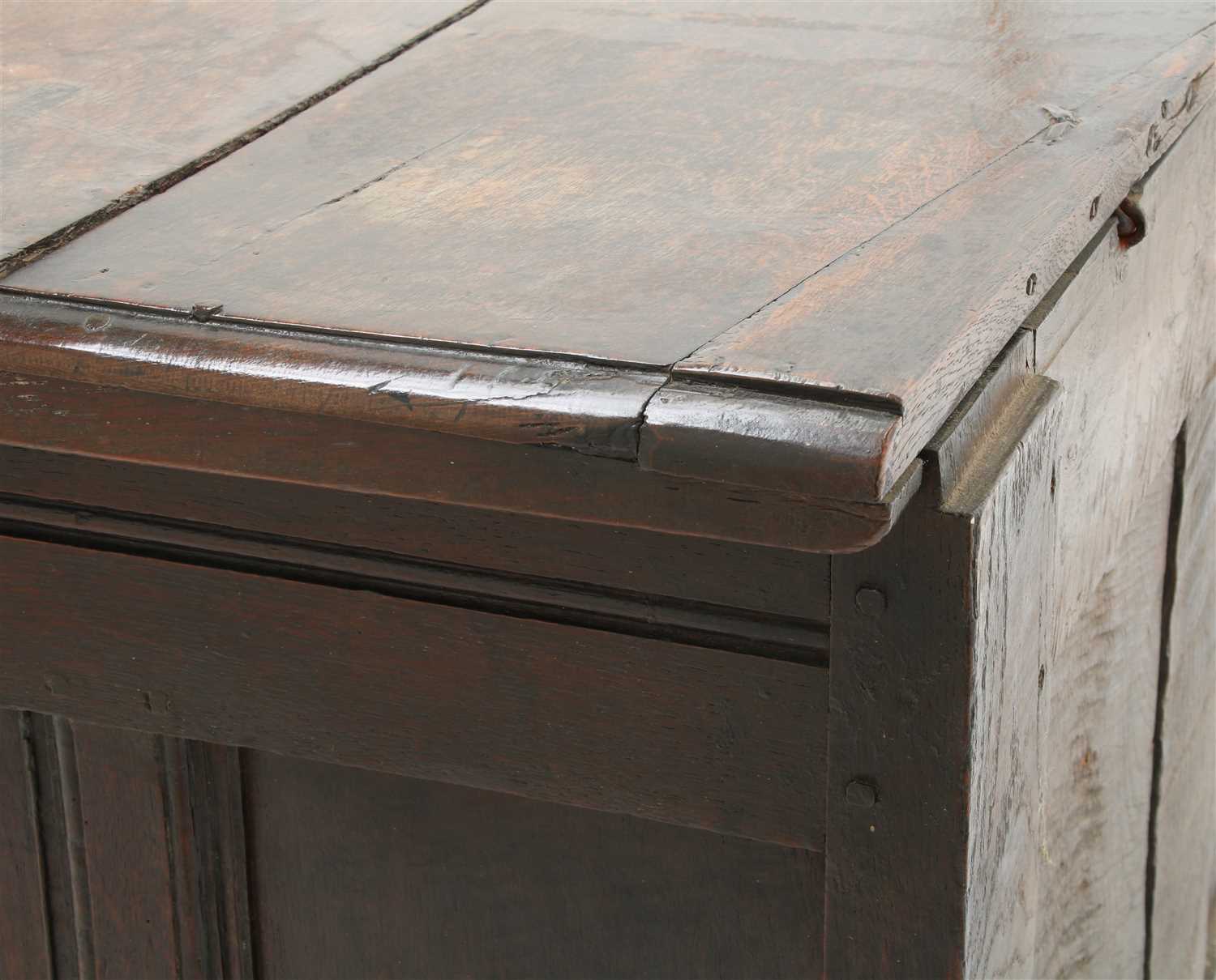 An oak coffer, - Image 2 of 2