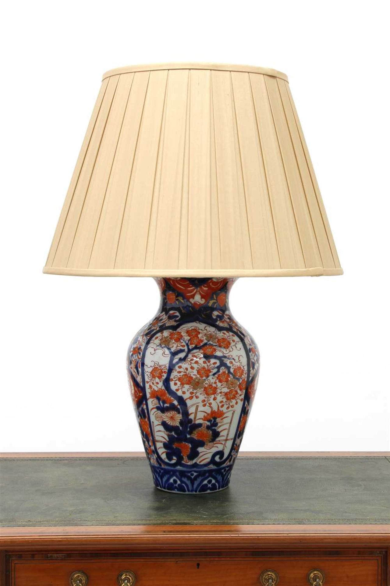 An Imari vase table lamp,