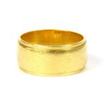 A 22ct gold wedding ring