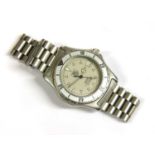 A gentleman's stainless steel quartz Tag Heuer 2000 professional,