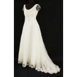 An ivory wedding dress