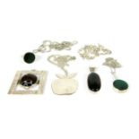 Assorted items of silver jewellery