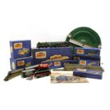 A mixed lot of predominantly boxed Hornby Dublo locomotives,