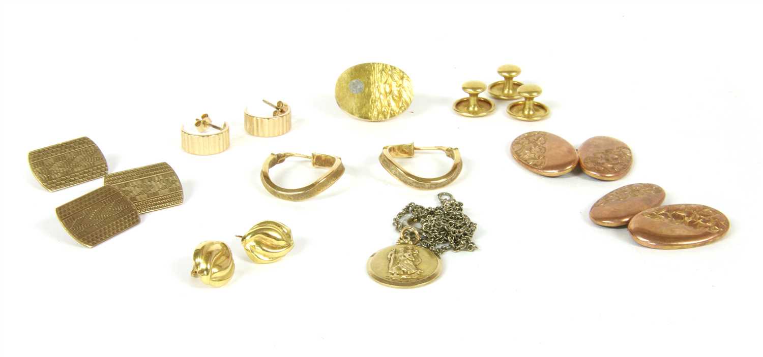 An assortment of gold jewellery,