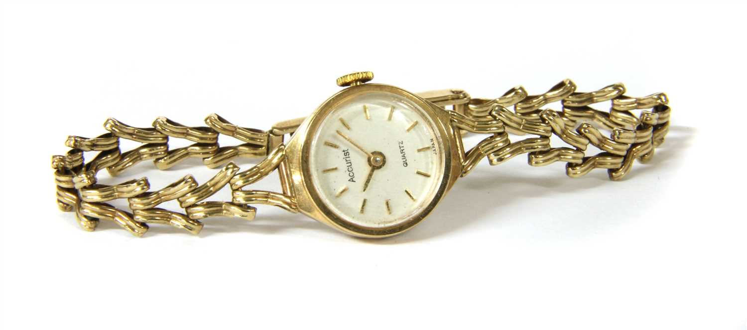 A 9ct gold Accurist quartz watch
