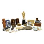 A quantity of collector's items,