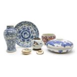 A mixed lot of predominantly Chinese items,