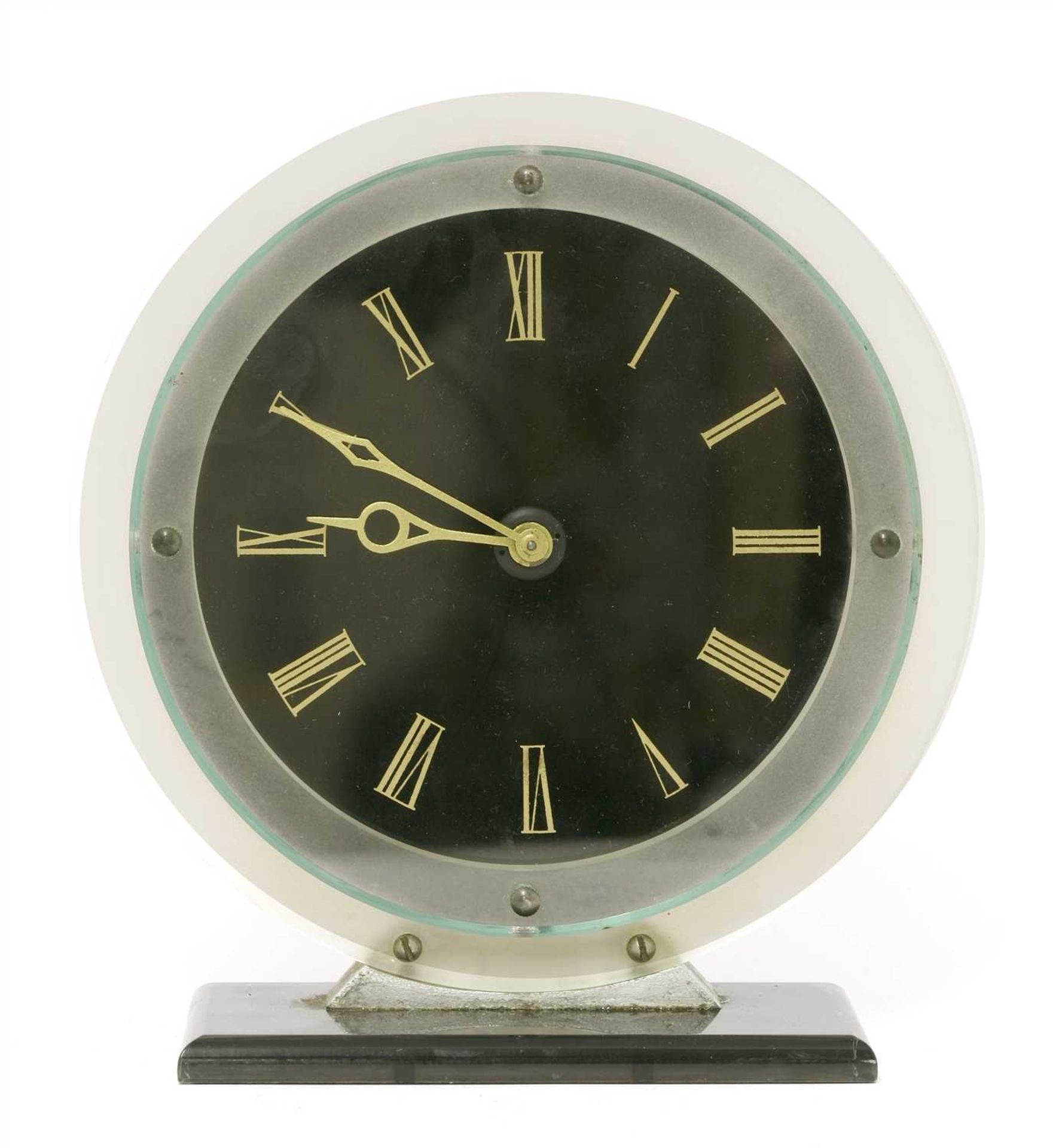 An Art Deco mantel clock,
