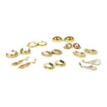 A quantity of 9ct gold earrings,