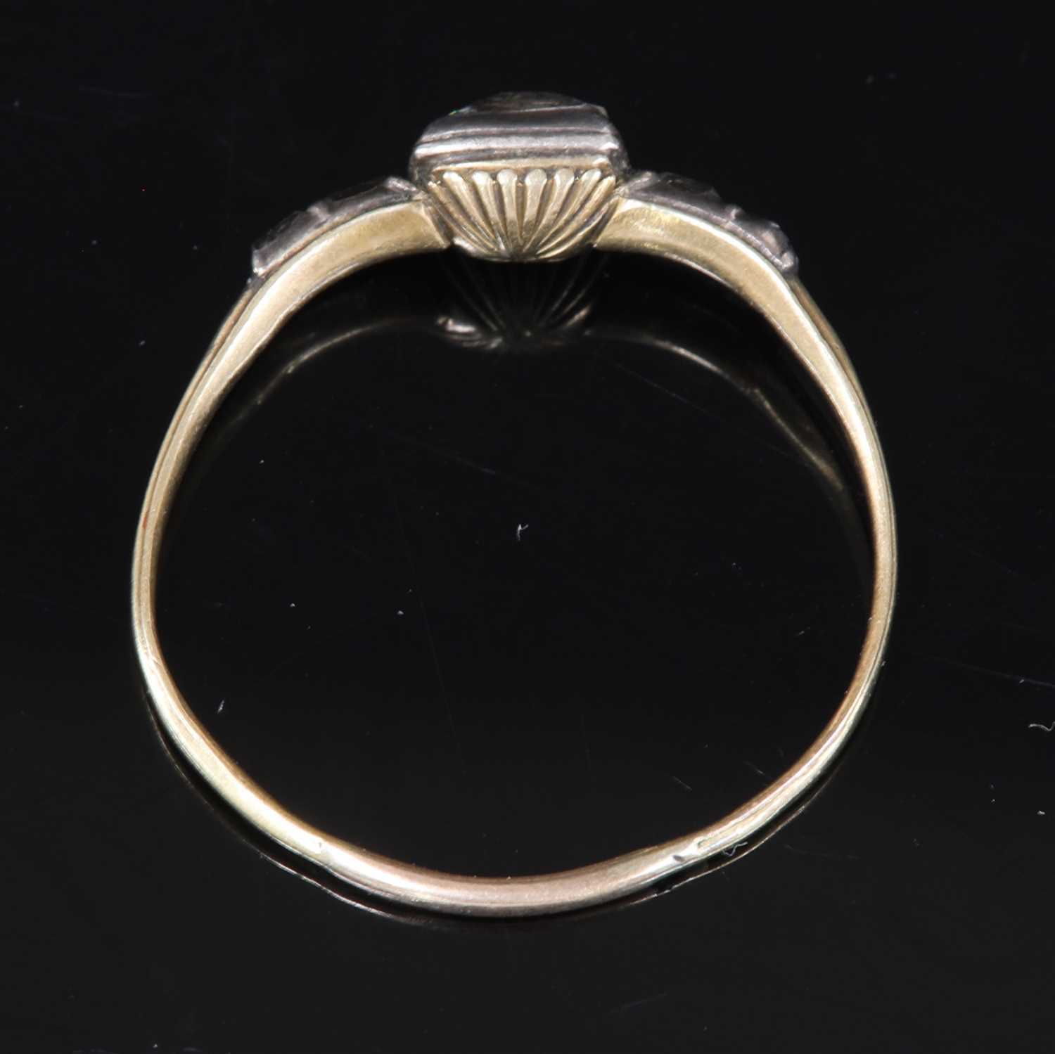 A Georgian single stone diamond ring, - Image 2 of 2