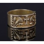 A gentlemen's Egyptian Revival flat section gold ring,