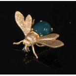 An Italian gold and agate bee brooch,