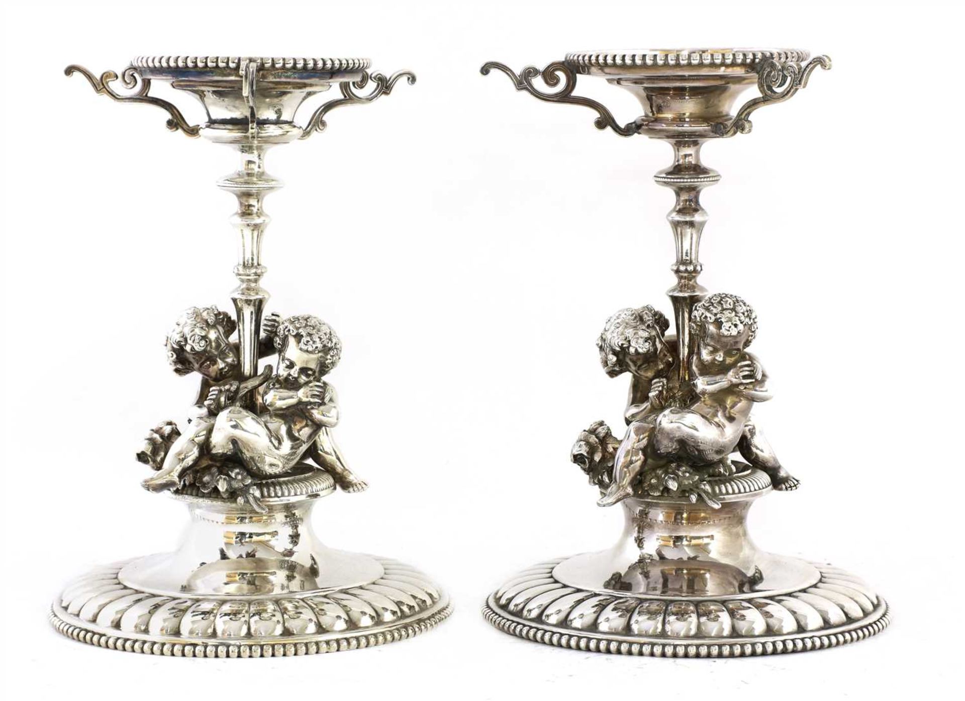 A pair of Victorian silver-plated and glass tazzas, - Bild 2 aus 5
