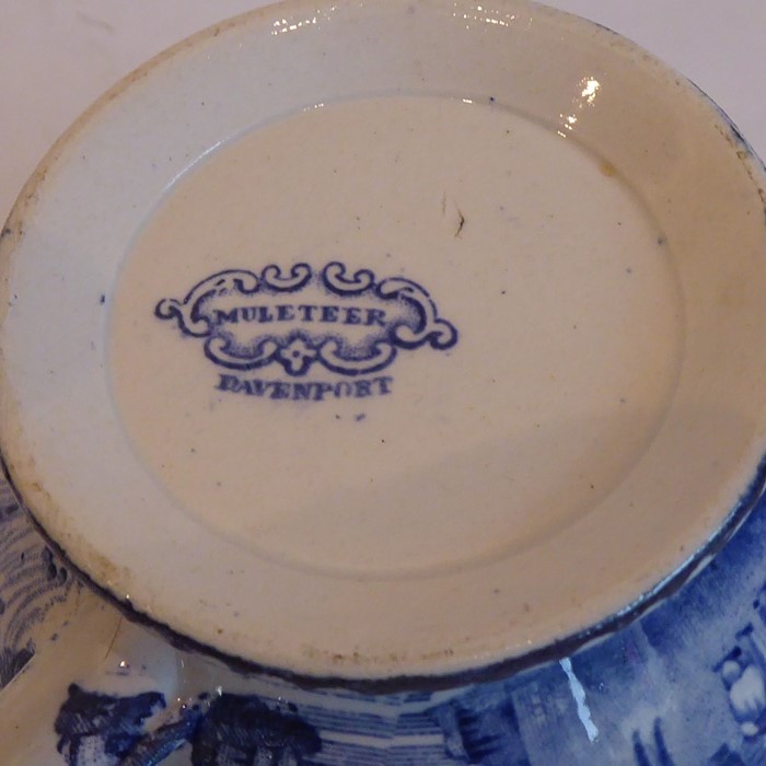 A rare 19th century Davenport pottery table spittoon in the blue and white 'Muleteer' pattern, circa - Image 2 of 4