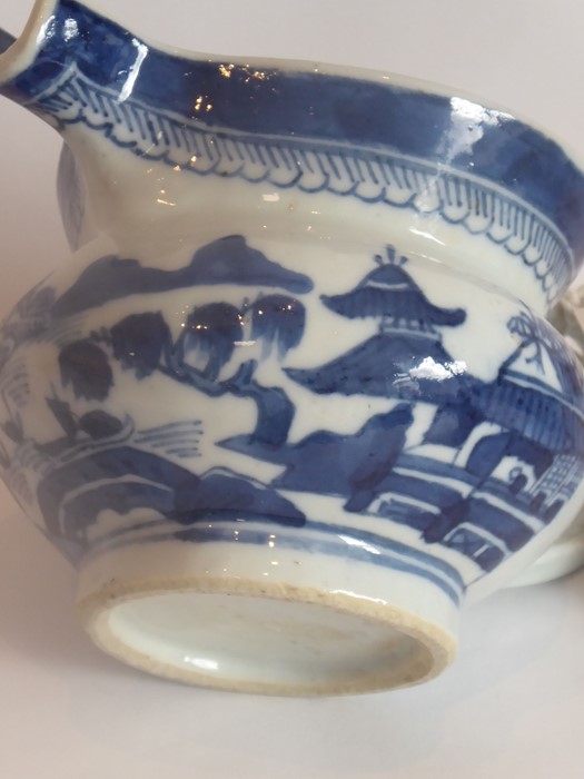 A blue and white bowl, 20th century, in late Ming style, painted with auspicious objects and borders - Image 6 of 20