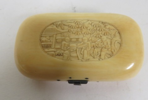 19th century Chinese ivory purse shaped box with cartouche panels lightly carved with figures and