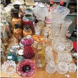 Quantity of ceramics and glass