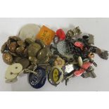 Collection of items to include Great Western Railway and military buttons, together with badges,