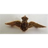 A marked 9ct gold RAF wings brooch with a metal pin, weight 2.6g