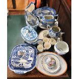 Small quantity of Copeland Spode, together with other blue and white ceramics