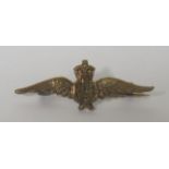 A small unmarked RAF wings brooch, gross weight 1.6g