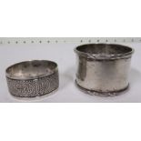 Silver napkin ring, hallmarked for London, weight 1.1ozt, together with a silver plated napkin ring